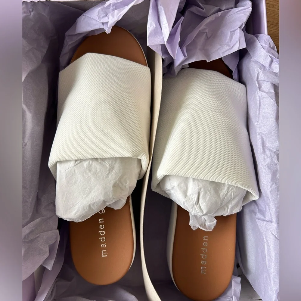 Madden Girl Shelbie Sandals in White - Picture 2 of 4